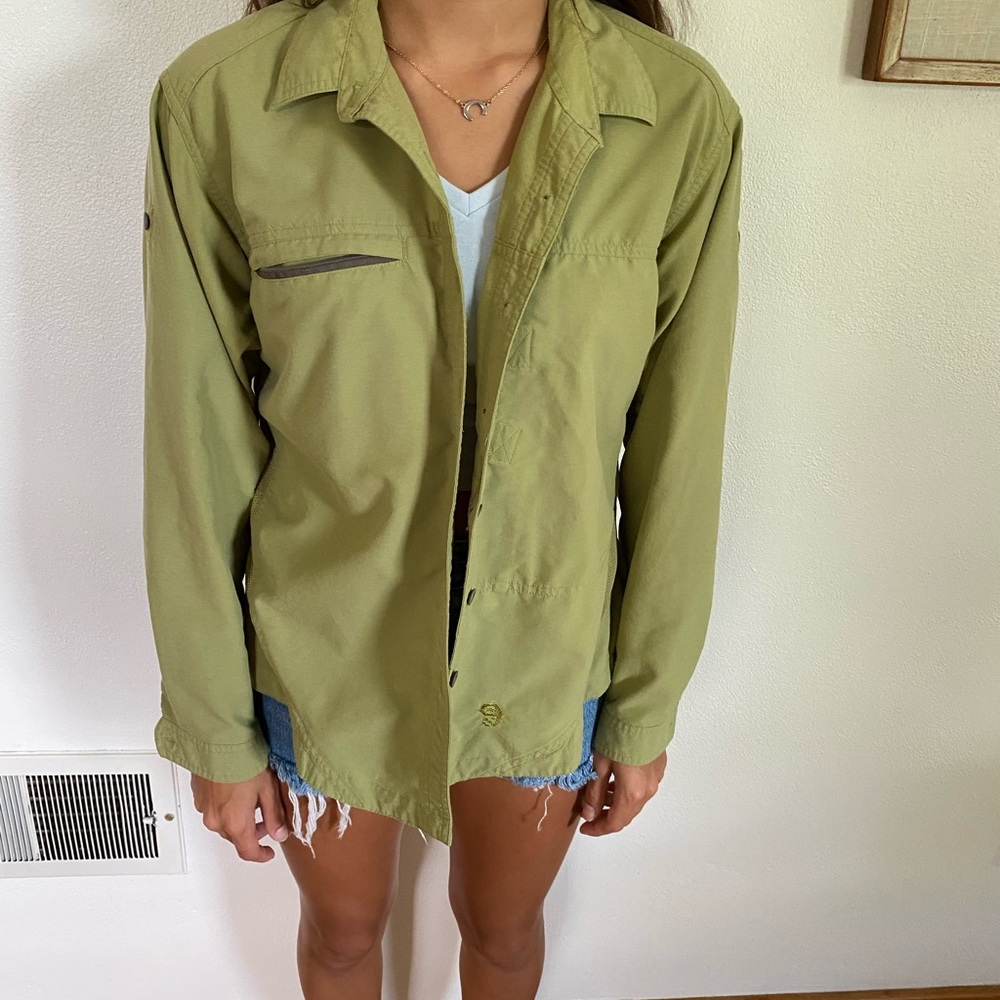Mountain hard wear adventure shirt